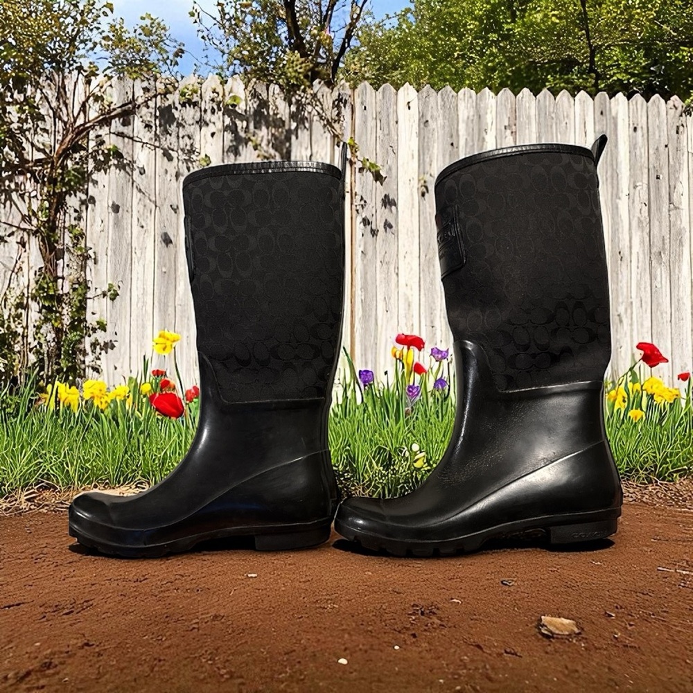 Coach Black Women's Rain Boots Q1574 Pearl 7B. - Picture 6 of 9
